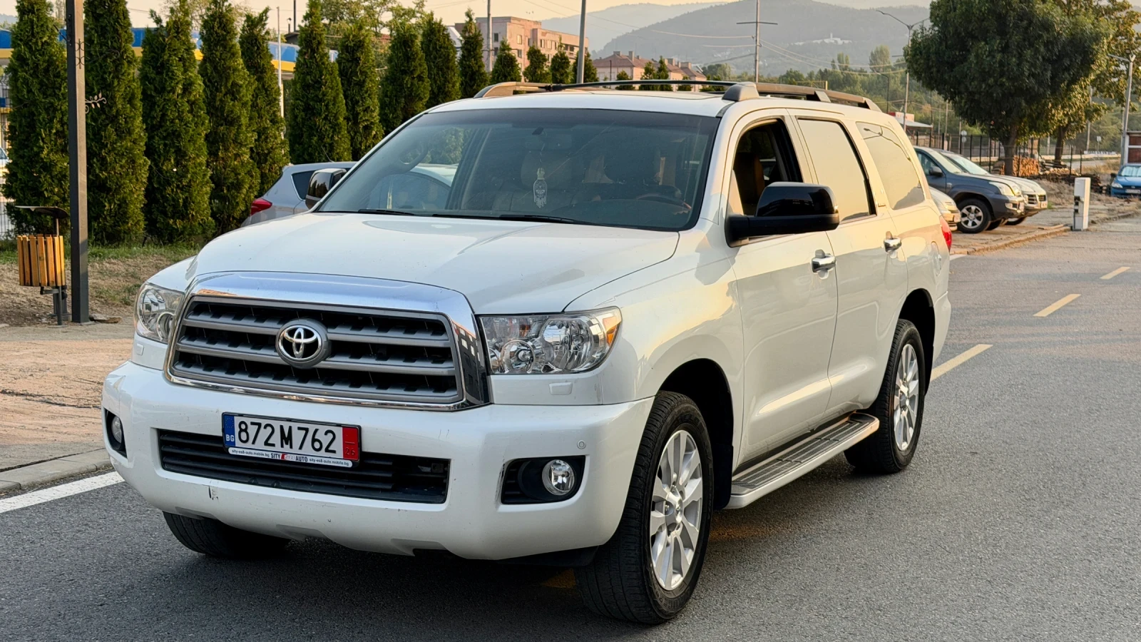 Toyota Sequoia, снимка 2 - Автомобили и джипове - 55999303