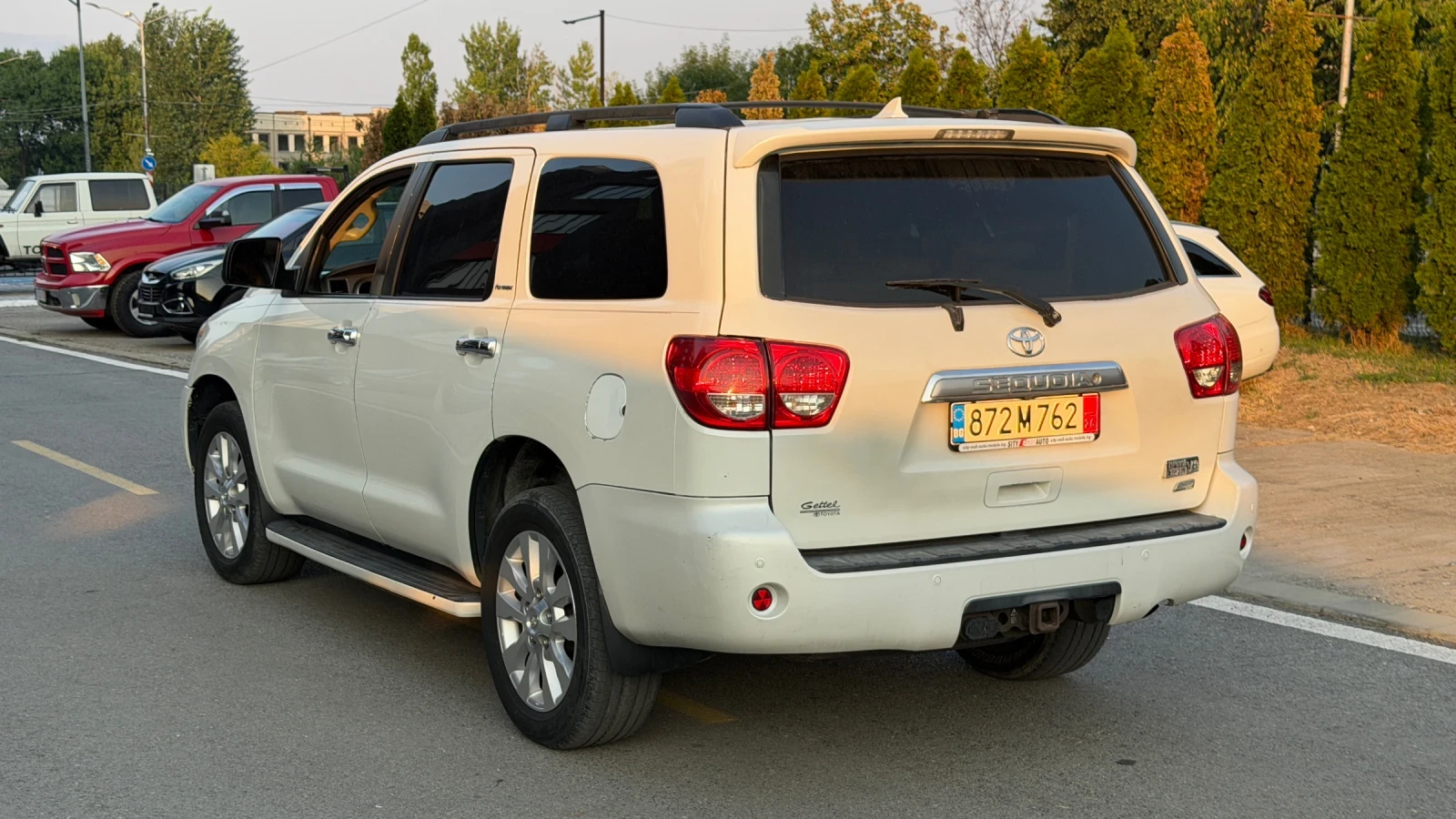 Toyota Sequoia, снимка 6 - Автомобили и джипове - 55999303