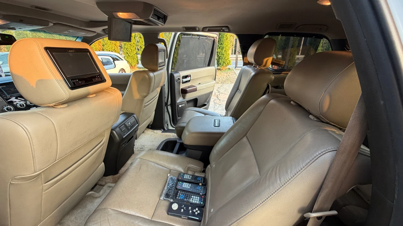 Toyota Sequoia, снимка 13 - Автомобили и джипове - 55999303
