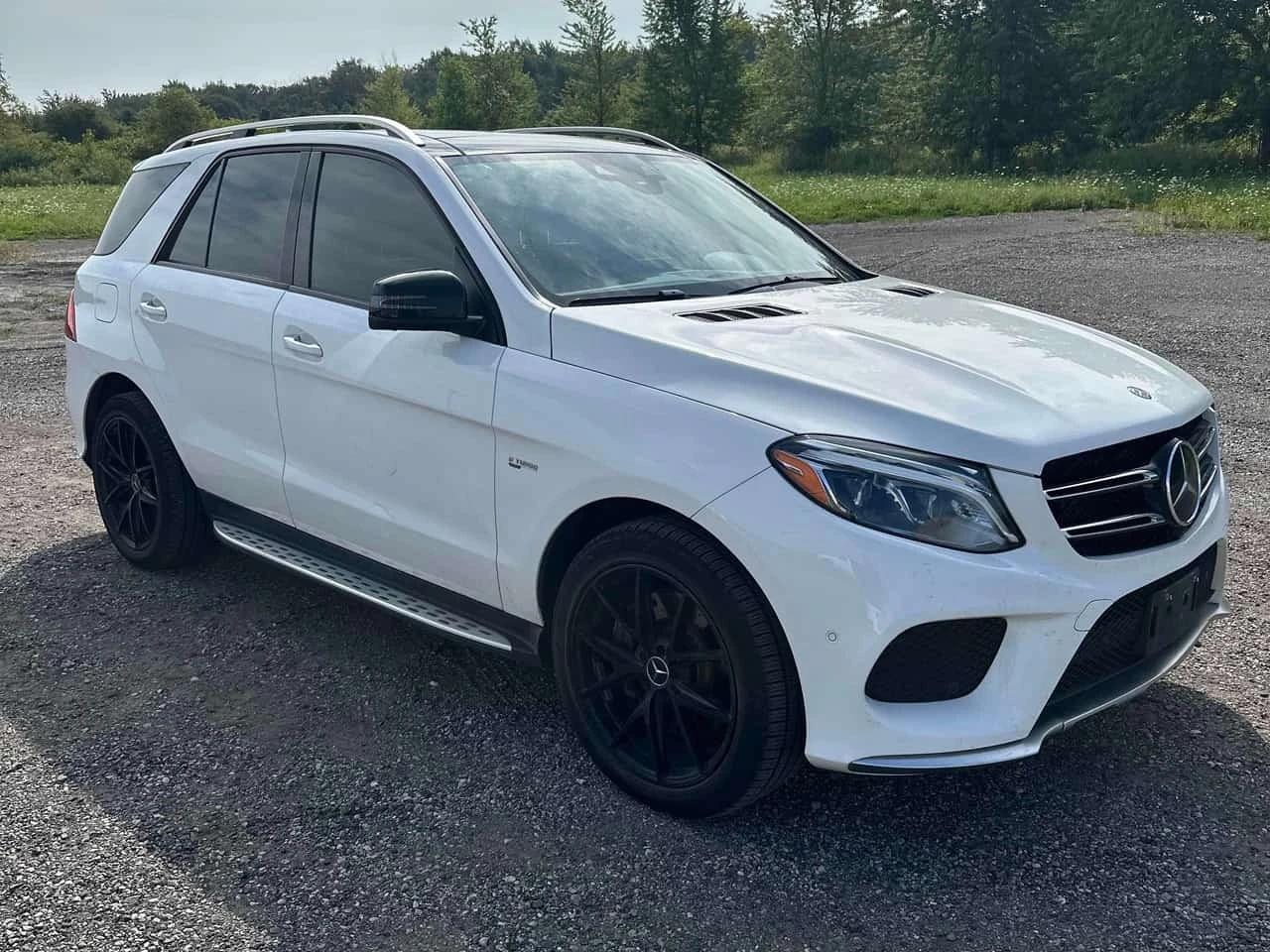 Mercedes-Benz GLE 43 AMG 4MATIC | CARFAX | АВТОКРЕДИТ БЕЗ ПЪРВОНАЧАЛНА, снимка 3 - Автомобили и джипове - 56239003