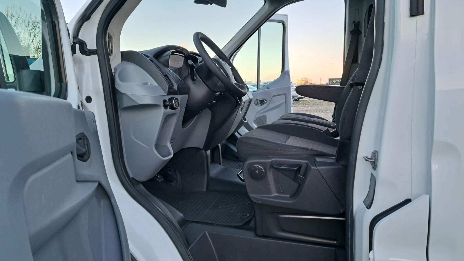 Ford Transit 2.2TDCI-6ск/КЛИМАТИК/ - изображение 9