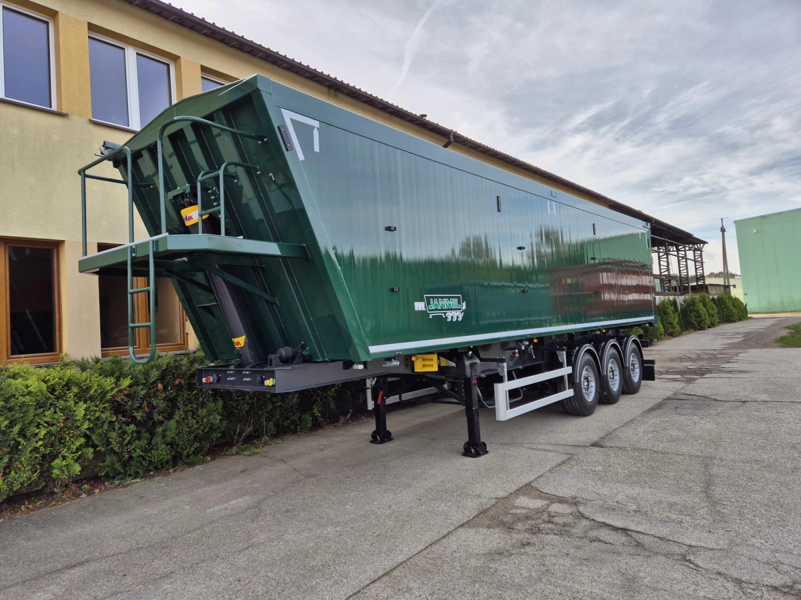   JANMIL | Mobile.bg   1