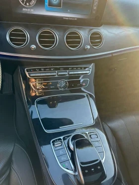 Mercedes-Benz E 300 4MATIC/BURMESTER/ПАНОРАМА/ОБДУХВАНЕ, снимка 10
