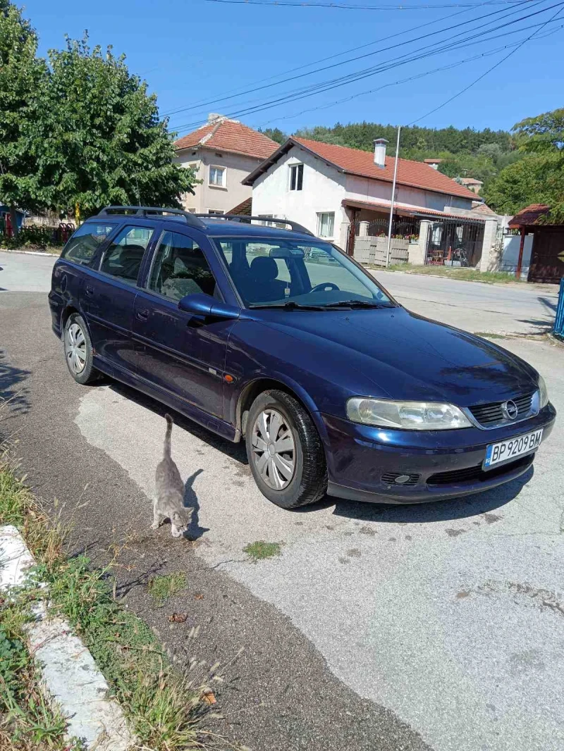 Opel Vectra 1.6, снимка 10 - Автомобили и джипове - 48175278