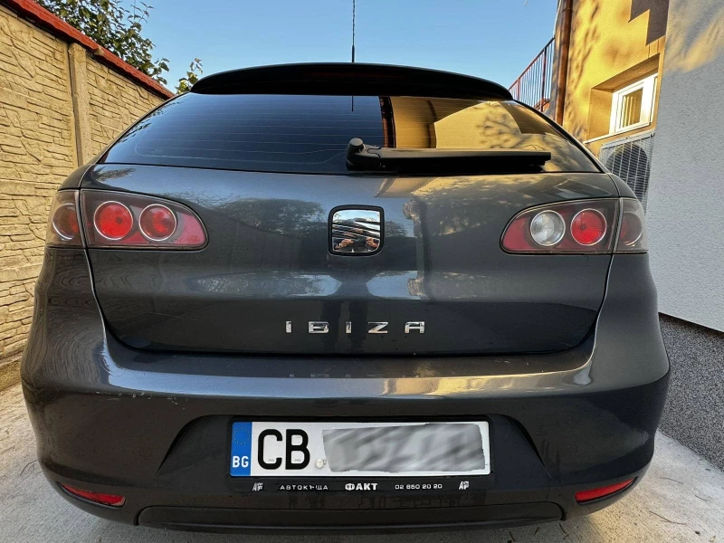 Seat Ibiza 1.4, снимка 4 - Автомобили и джипове - 47658011