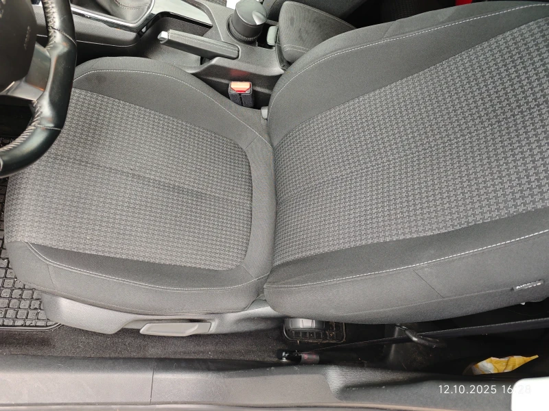 Peugeot 308 1.5 HDI, снимка 6 - Автомобили и джипове - 51938390