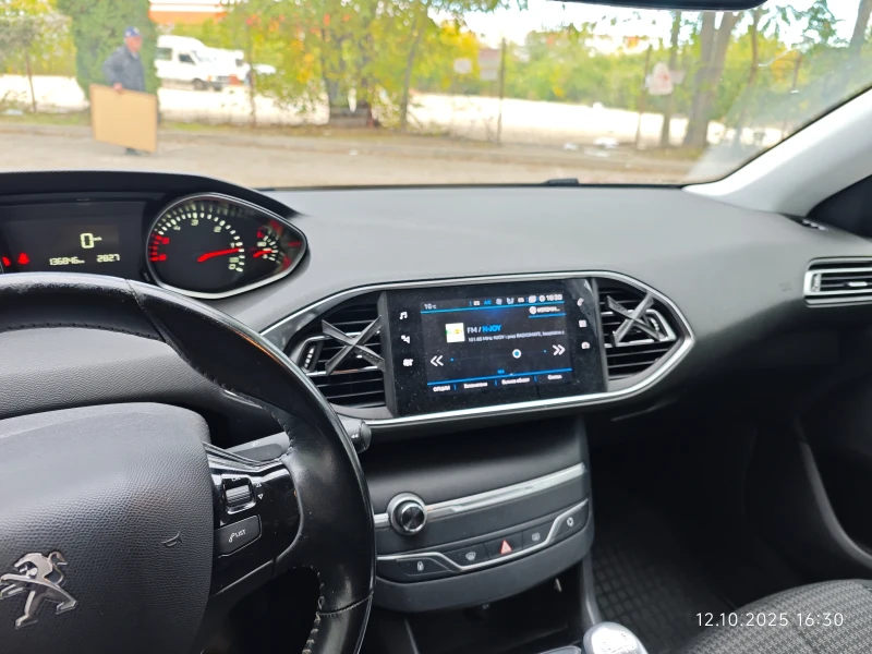 Peugeot 308 1.5 HDI, снимка 10 - Автомобили и джипове - 51938390