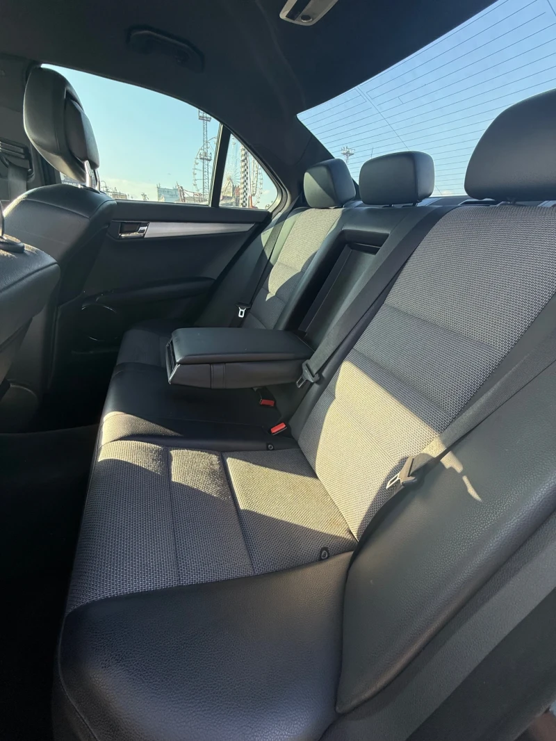 Mercedes-Benz C 200 Kompressor, снимка 9 - Автомобили и джипове - 52430600