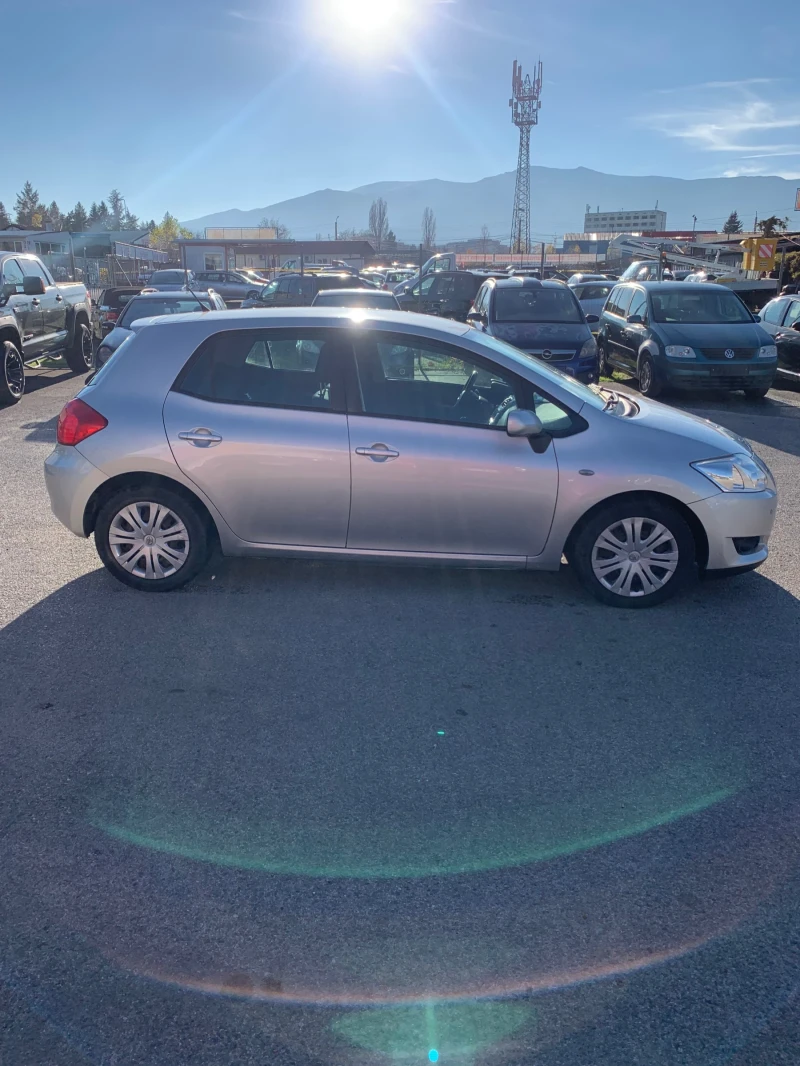 Toyota Auris 2.0 D4D, снимка 8 - Автомобили и джипове - 52529864