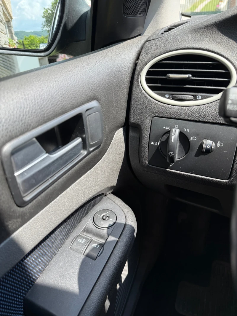 Ford Focus 1.6 TDCI, снимка 6 - Автомобили и джипове - 52792841