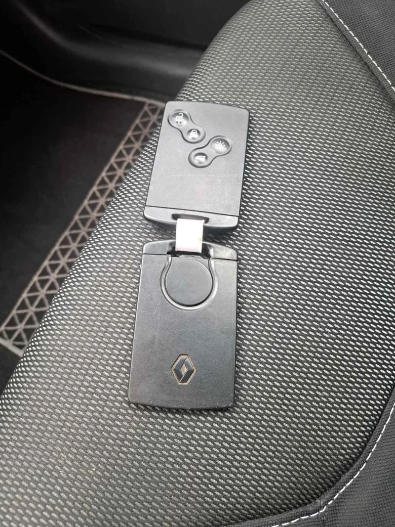 Renault Clio 1.5 DCI NAVI Evro5, снимка 8 - Автомобили и джипове - 53034926