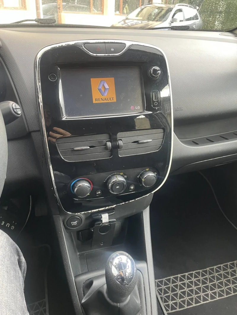 Renault Clio 1.5 DCI NAVI Evro5, снимка 9 - Автомобили и джипове - 53034926