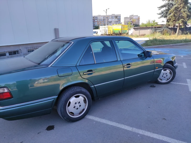 Mercedes-Benz 124 Е200, снимка 3 - Автомобили и джипове - 53404675