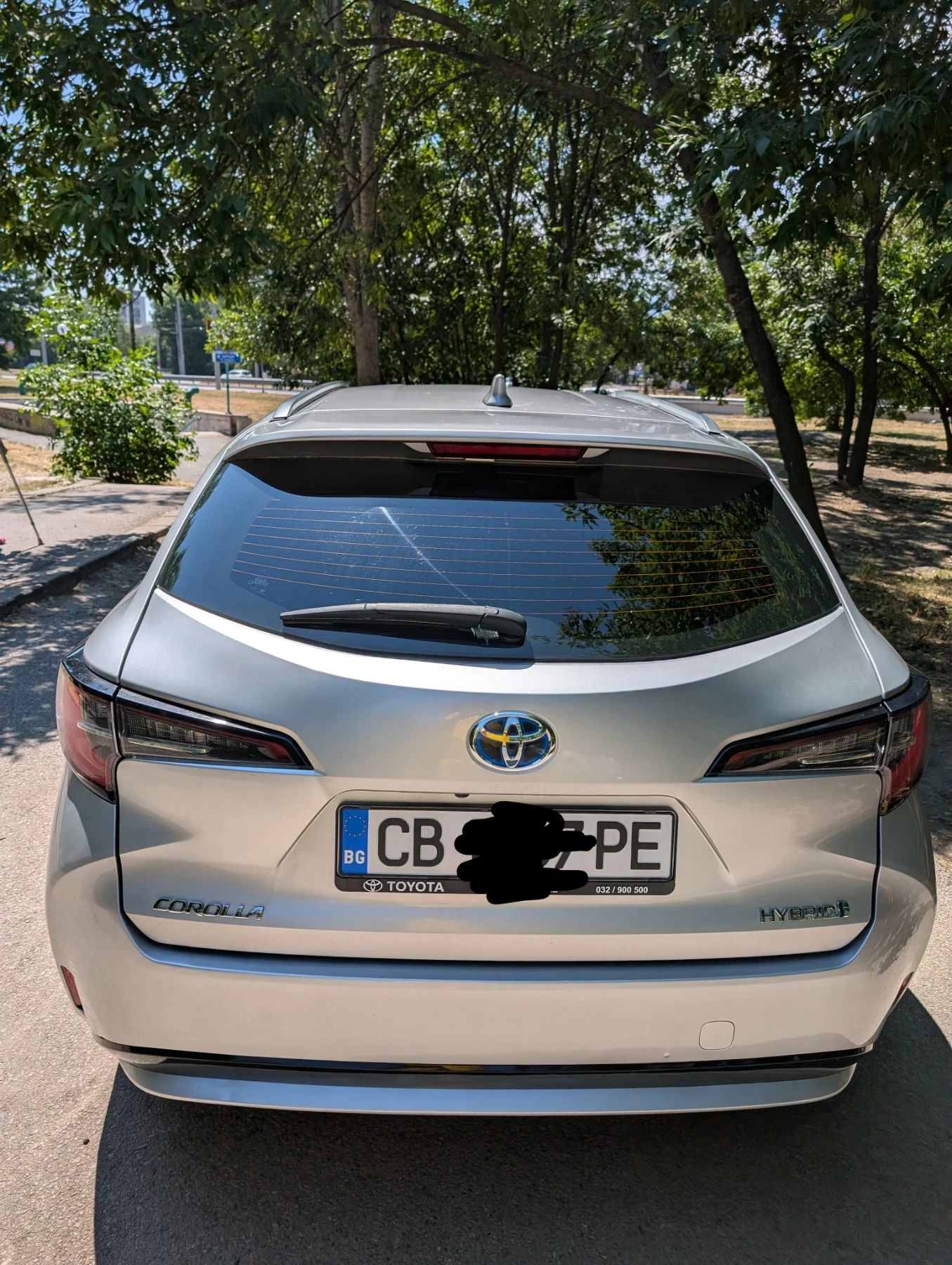 Toyota Corolla 1.8 Style с нови зимни гуми с джанти  - изображение 7