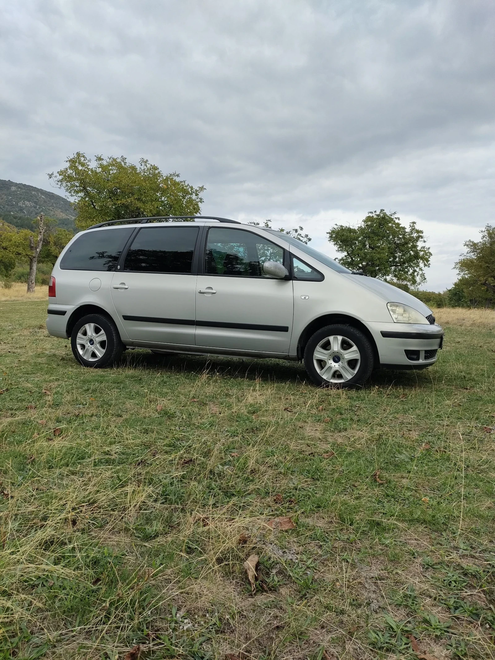 Ford Galaxy  - изображение 7