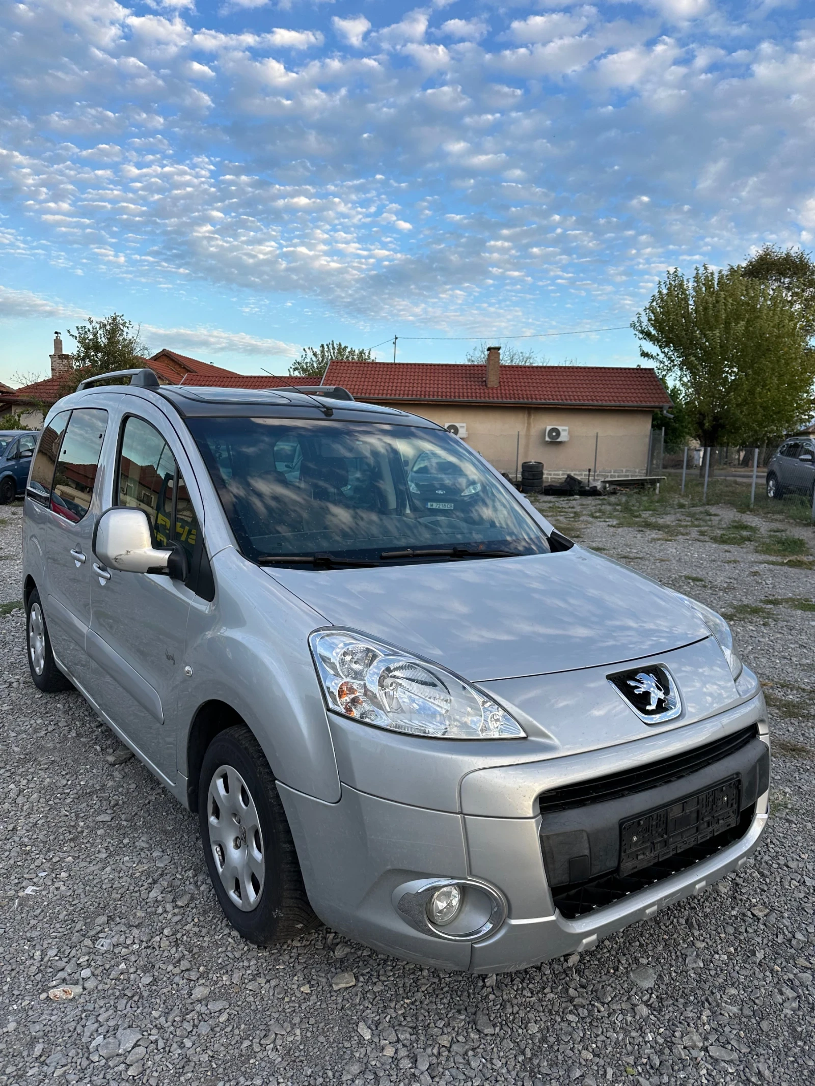 Peugeot Partner 1.6i* Klima* Pano - изображение 2