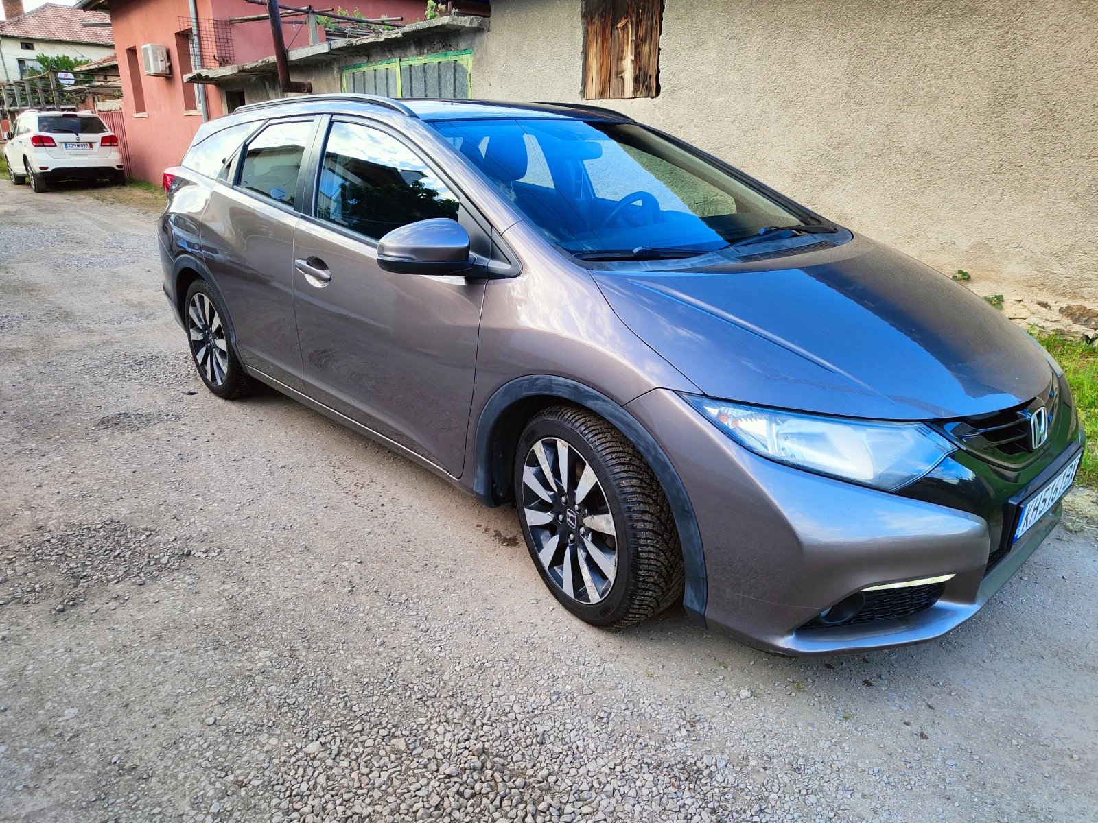 Honda Civic Tourer - изображение 9