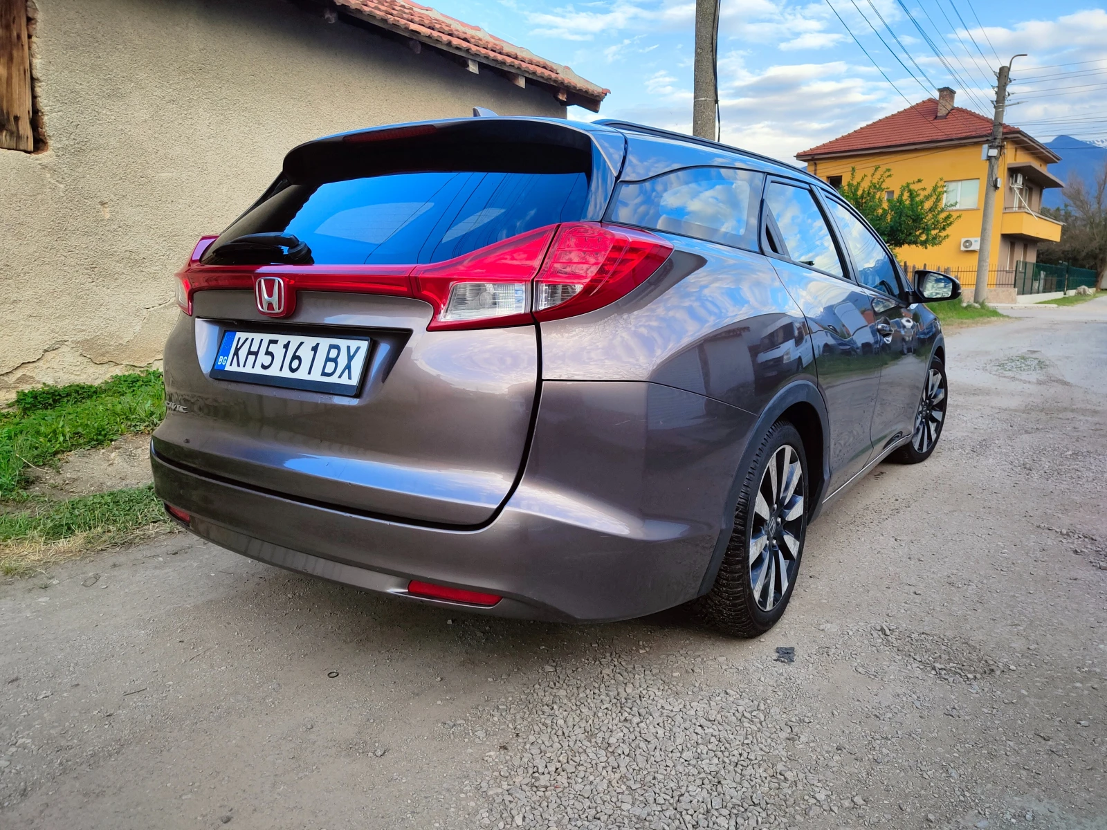 Honda Civic Tourer - изображение 7