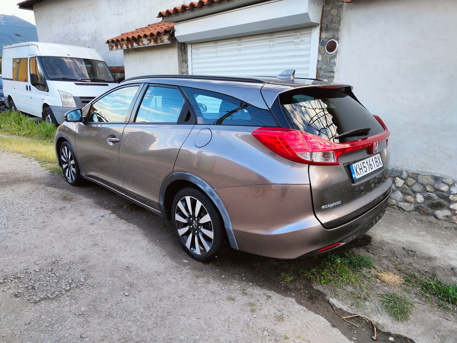Honda Civic Tourer - изображение 4