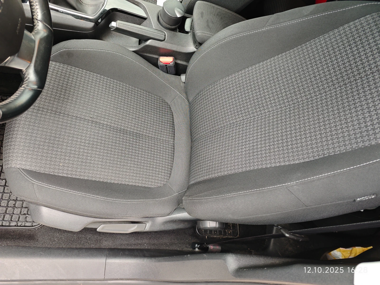 Peugeot 308 1.5 HDI - изображение 6