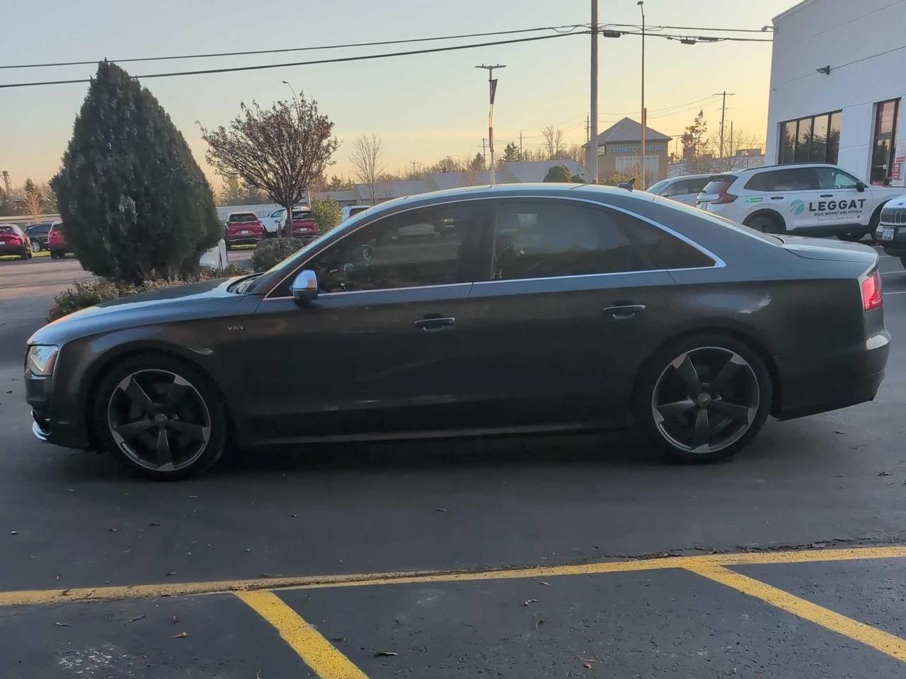 Audi S8 Обдух* 360* B&O* Distronic* Масаж - изображение 4