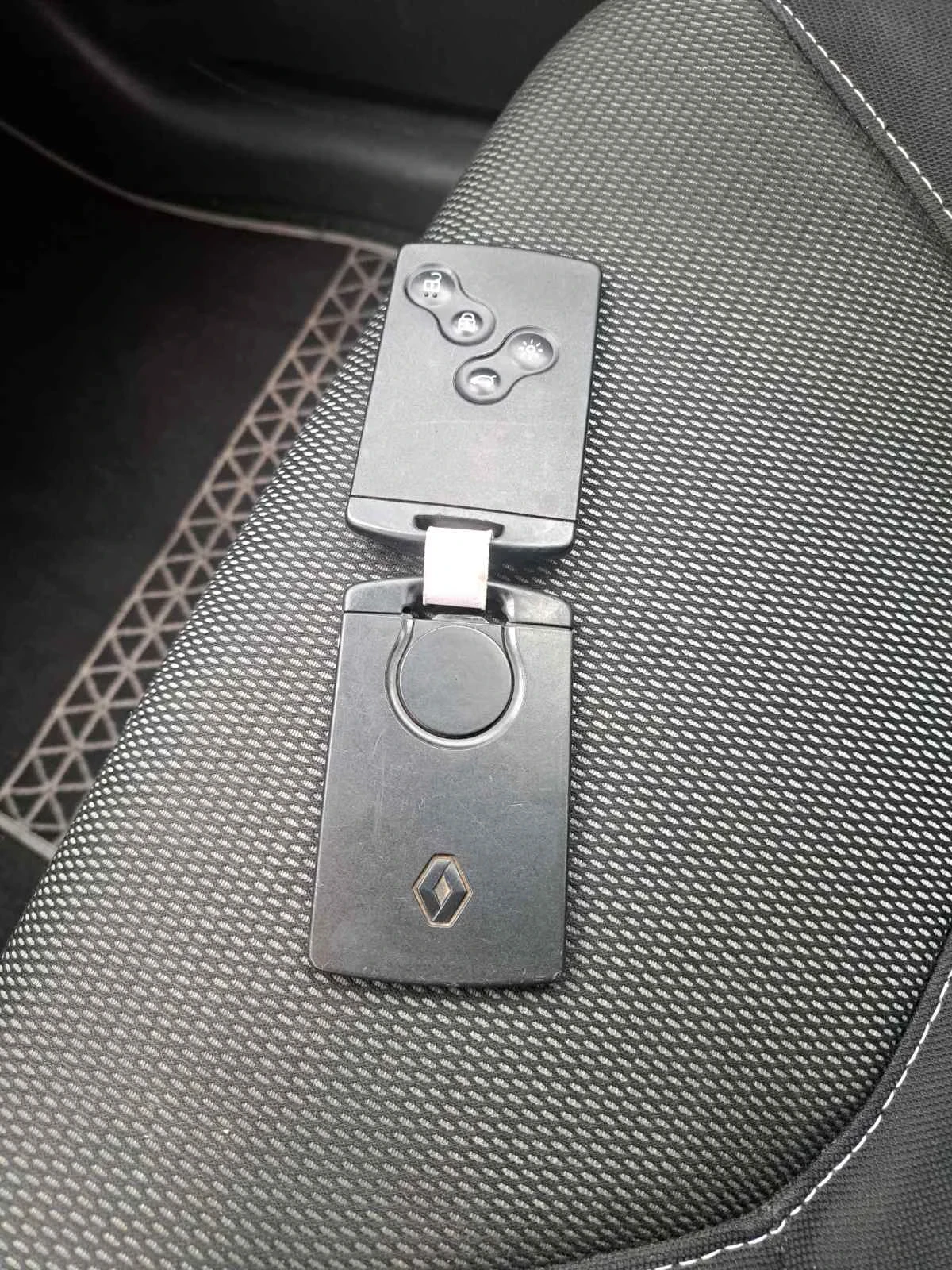 Renault Clio 1.5 DCI NAVI Evro5 - изображение 8