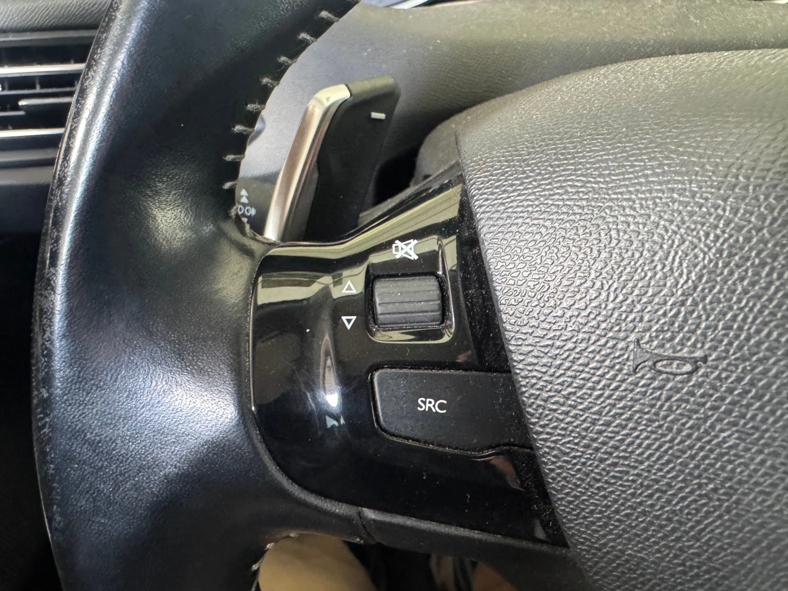 Peugeot 308 1.5 HDI AUTOMAT, снимка 11 - Автомобили и джипове - 54225246