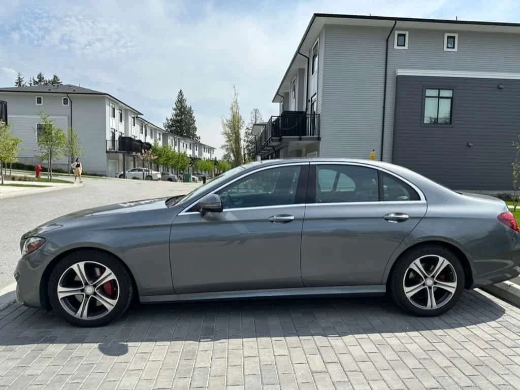 Mercedes-Benz E 300 4MATIC/BURMESTER/ПАНОРАМА/ОБДУХВАНЕ, снимка 5 - Автомобили и джипове - 54549786