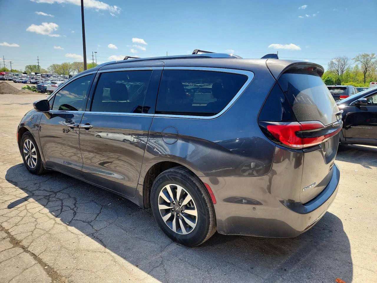Chrysler Pacifica HYBRID TOURING L* ����* 50��* �������� | Mobile.bg � ����������� 2