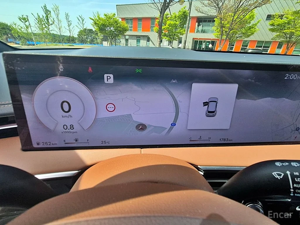 Genesis GV70 AWD Luxury /360 / HUD / Panorama / CarPlay , снимка 8 - Автомобили и джипове - 54796620