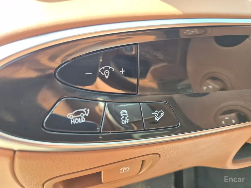 Genesis GV70 AWD Luxury /360 / HUD / Panorama / CarPlay , снимка 9 - Автомобили и джипове - 54796620