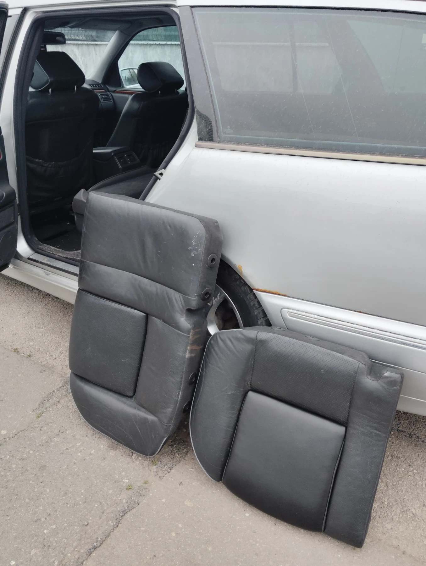 Mercedes-Benz E 240, снимка 13 - Автомобили и джипове - 54948557