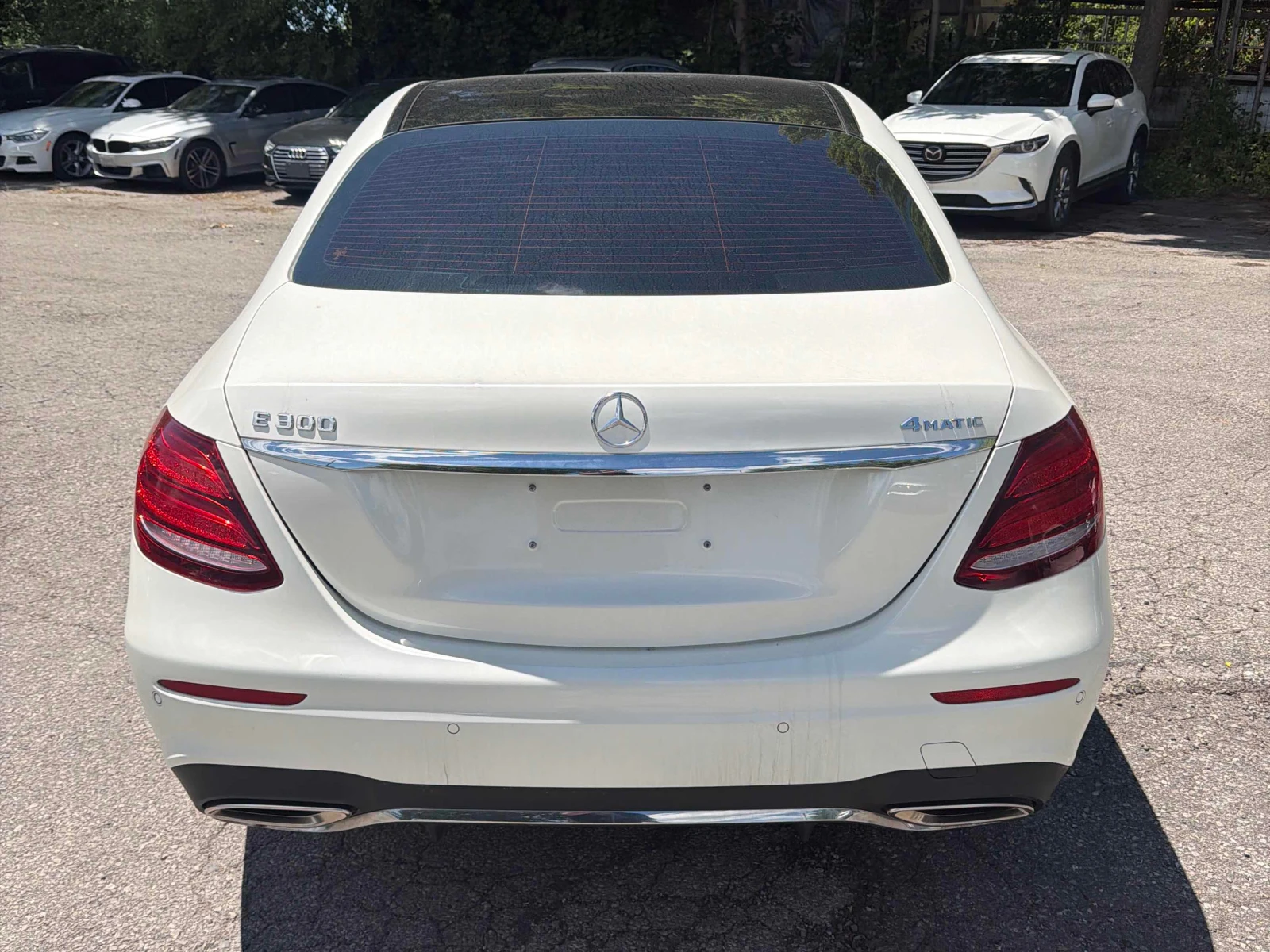 Mercedes-Benz E 300 4MATIC* AMG PACK* BURMESTER* HUD* 360, снимка 5 - Автомобили и джипове - 55046175