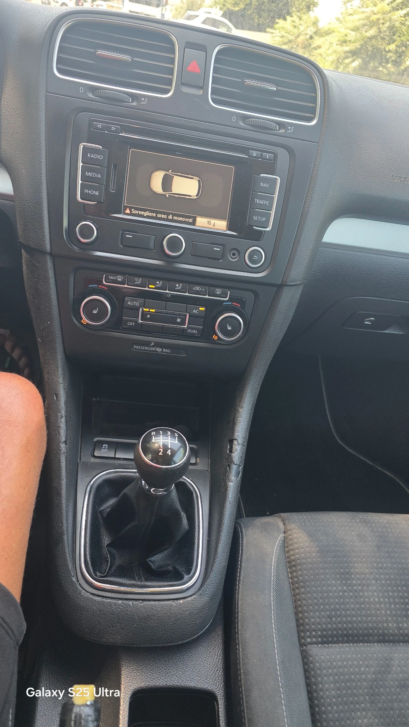 VW Golf 1.6d, снимка 9 - Автомобили и джипове - 55427198