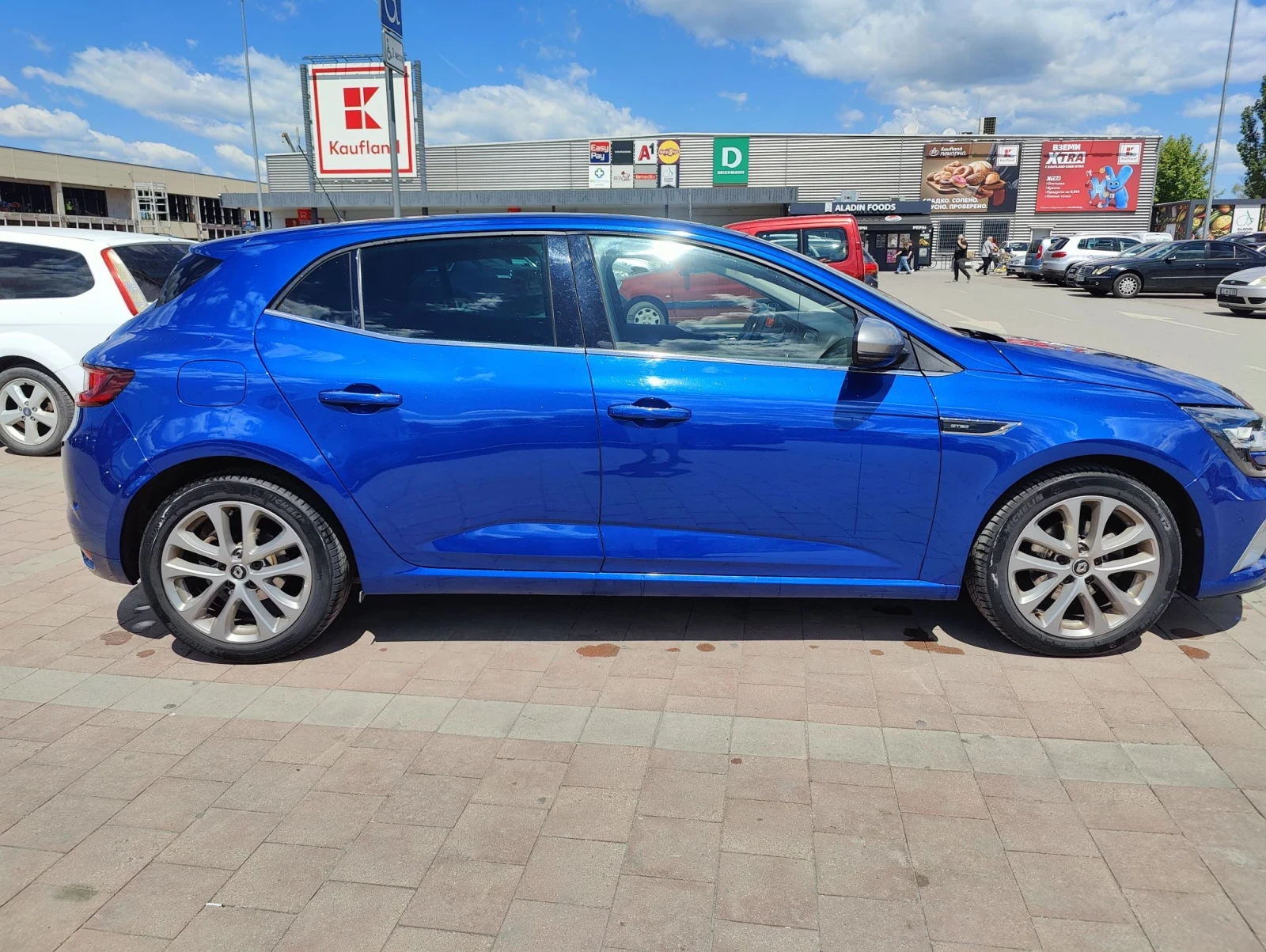 Renault Megane GT Line, снимка 4 - Автомобили и джипове - 56048956