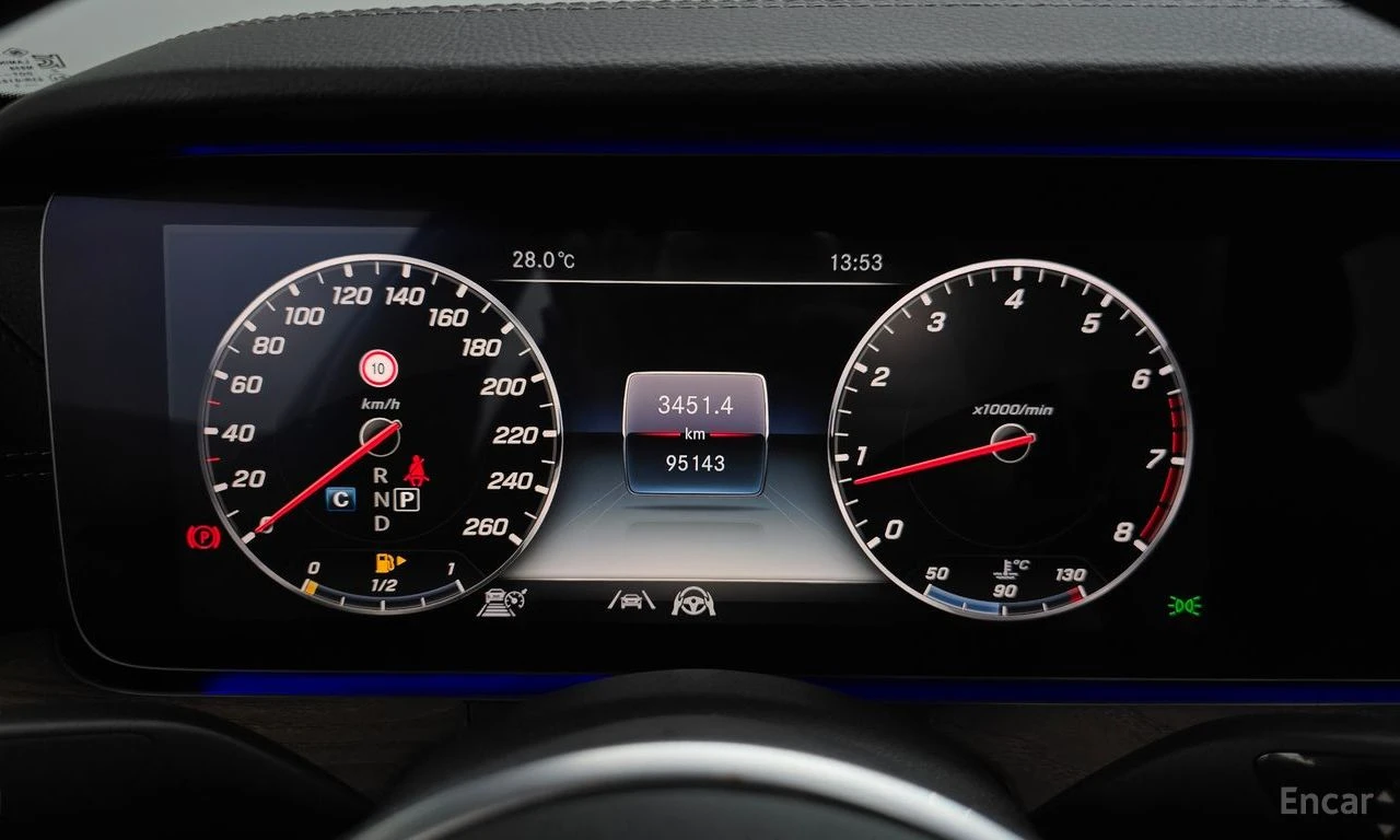 Mercedes-Benz E 300 AMG* LINE* 4MATIC* BURMESTER* ДИГИТАЛНО* ТАБЛО* ДИ, снимка 14 - Автомобили и джипове - 56193351