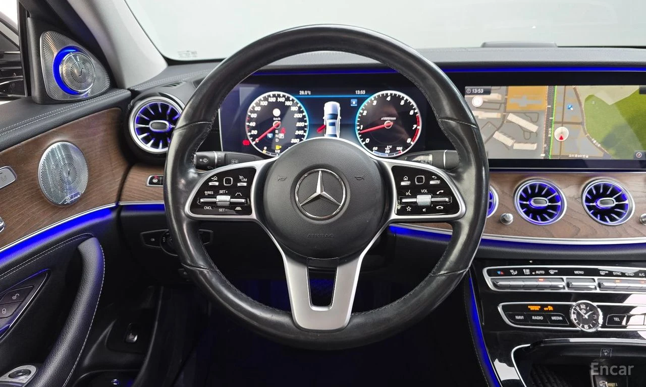 Mercedes-Benz E 300 AMG* LINE* 4MATIC* BURMESTER* ДИГИТАЛНО* ТАБЛО* ДИ, снимка 10 - Автомобили и джипове - 56193351