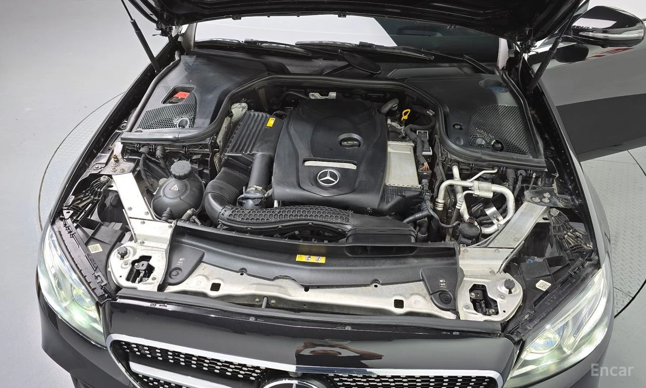 Mercedes-Benz E 300 AMG* LINE* 4MATIC* BURMESTER* ДИГИТАЛНО* ТАБЛО* ДИ, снимка 17 - Автомобили и джипове - 56193351
