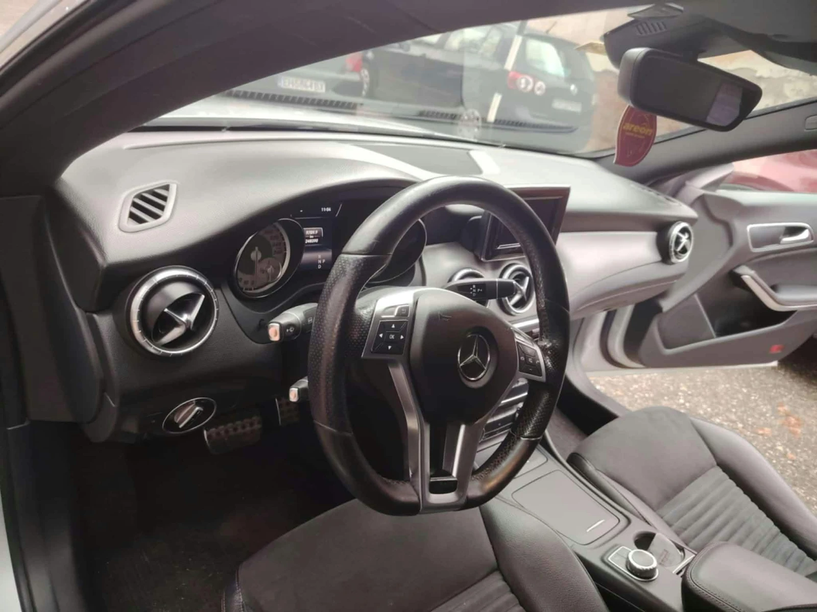 Mercedes-Benz CLA 220, снимка 12 - Автомобили и джипове - 56426977