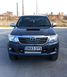 Toyota Hilux 3.0D INVINCIBLE , снимка 2