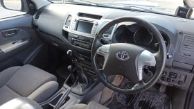 Toyota Hilux 3.0D INVINCIBLE , снимка 10