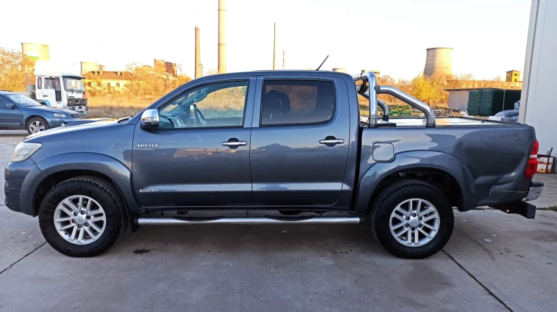 Toyota Hilux 3.0D INVINCIBLE , снимка 6 - Автомобили и джипове - 48017819