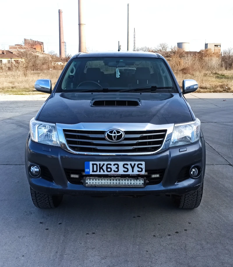 Toyota Hilux 3.0D INVINCIBLE , снимка 2 - Автомобили и джипове - 48017819