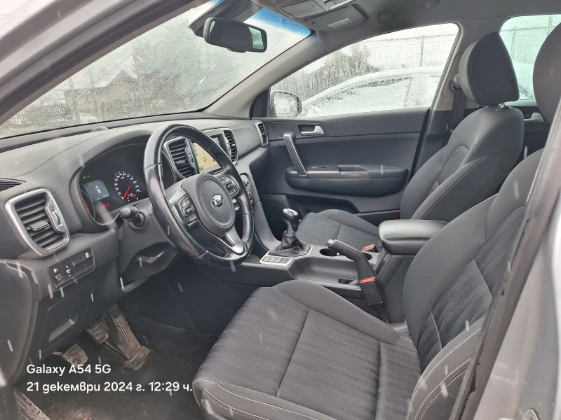 Kia Sportage 1.6i 95000KM EURO 6B, снимка 9 - Автомобили и джипове - 48423785