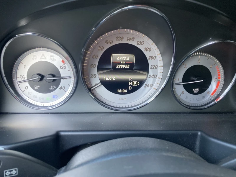 Mercedes-Benz GLK 250 GLK 4-matik, снимка 11 - Автомобили и джипове - 52350857