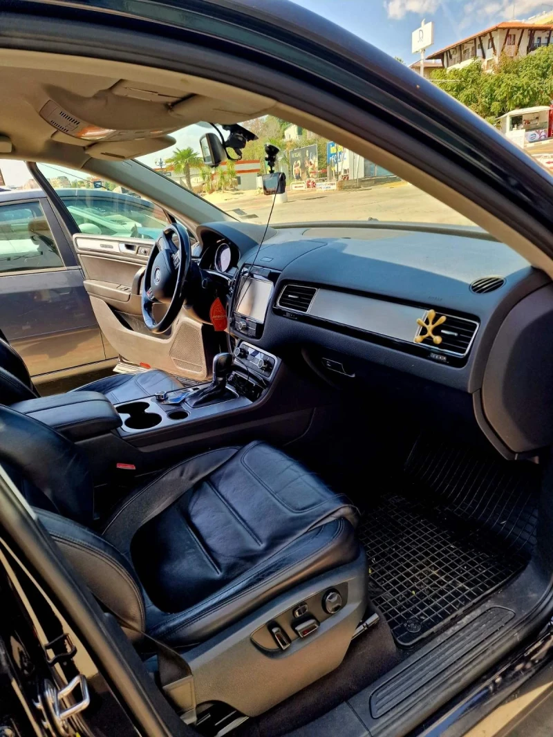 VW Touareg, снимка 8 - Автомобили и джипове - 53132497