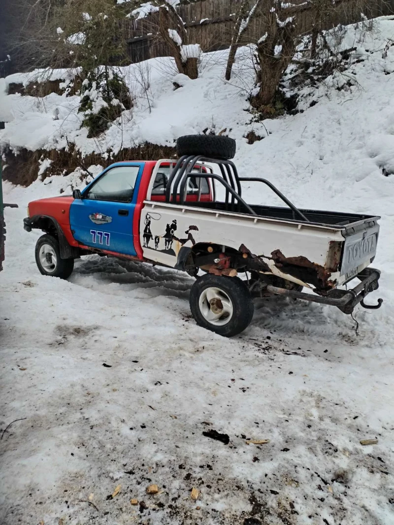 Toyota Hilux, снимка 2 - Автомобили и джипове - 53527869