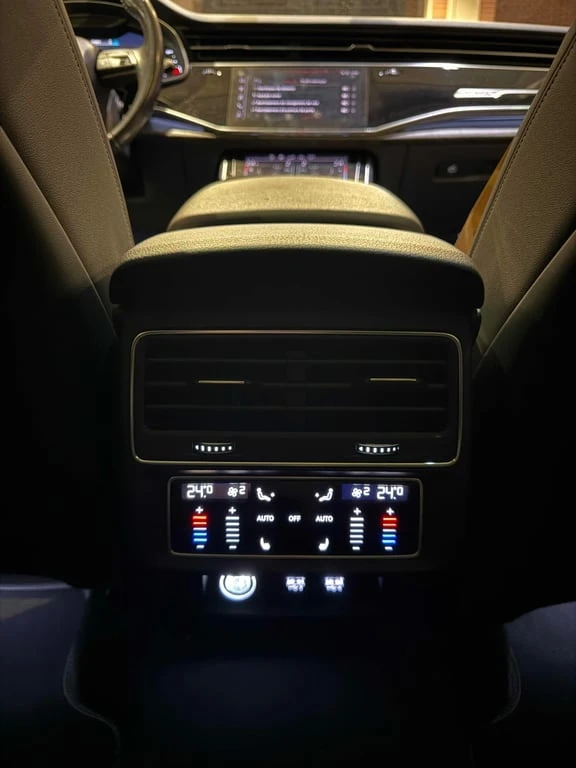 Audi Q8 2019 QUATTRO * БЕЗ ПЪРВОНАЧАЛНА ВНОСКА* , снимка 15 - Автомобили и джипове - 52931677