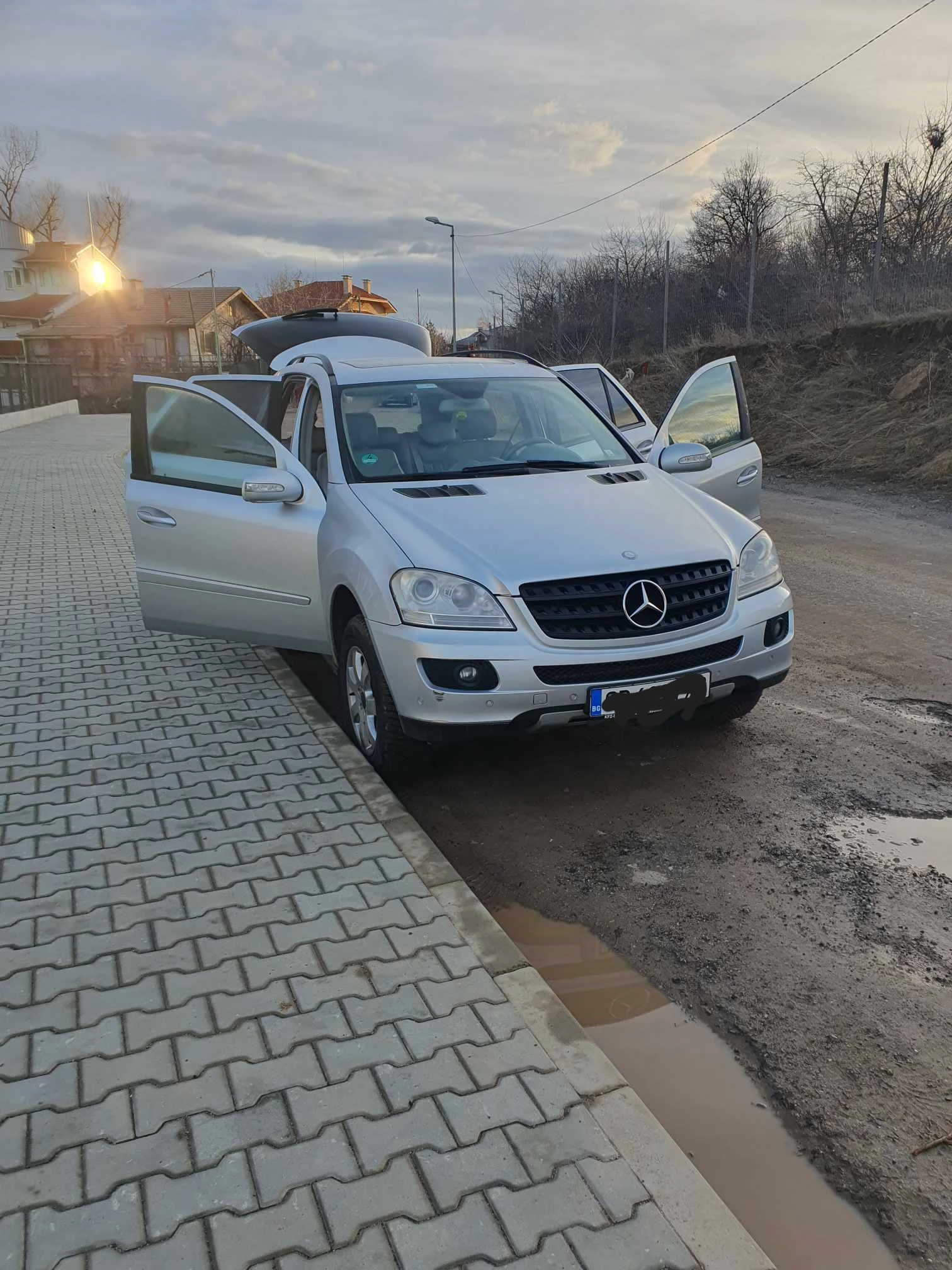 Mercedes-Benz ML 350  - изображение 2