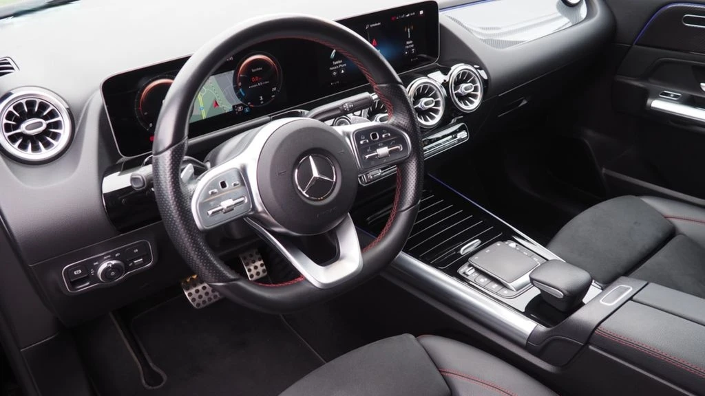 Mercedes-Benz GLA 220d AMG Line 4Matic - изображение 6